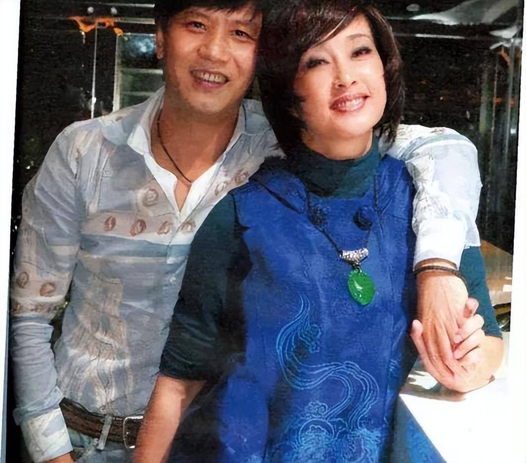 演员阿峰:刘晓庆和我结婚只为报恩,分手17年,只想当个好爸爸