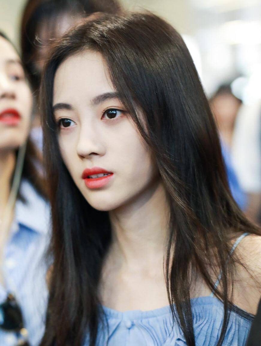 鞠婧祎为啥被叫"四千年美女",看到她14岁的照片:一切早已注定_汤圆