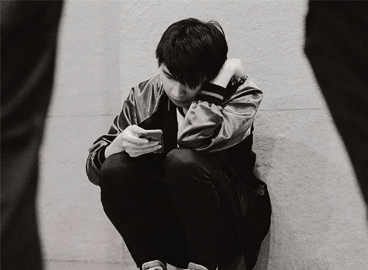 rng淘汰maybe宣布退役,随后上线为ame送祝福,dota比赛迎来末路_选手