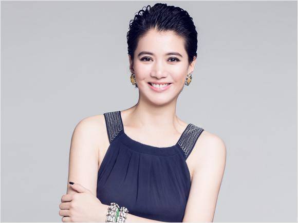 袁咏仪新婚之夜,张智霖却遭罗兆辉电话挑衅,他的反应让人惊讶_何鸿燊