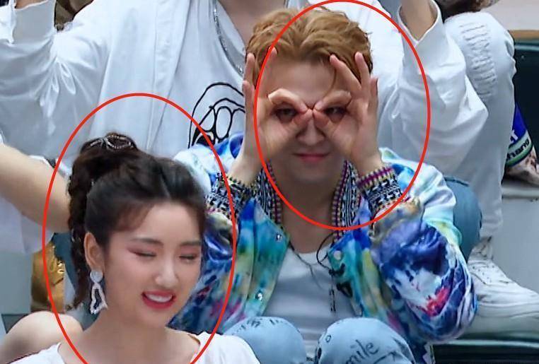 33岁毛晓彤与23岁赞多,相差10岁跳舞亲密接触见人品,甜得像童话_互动