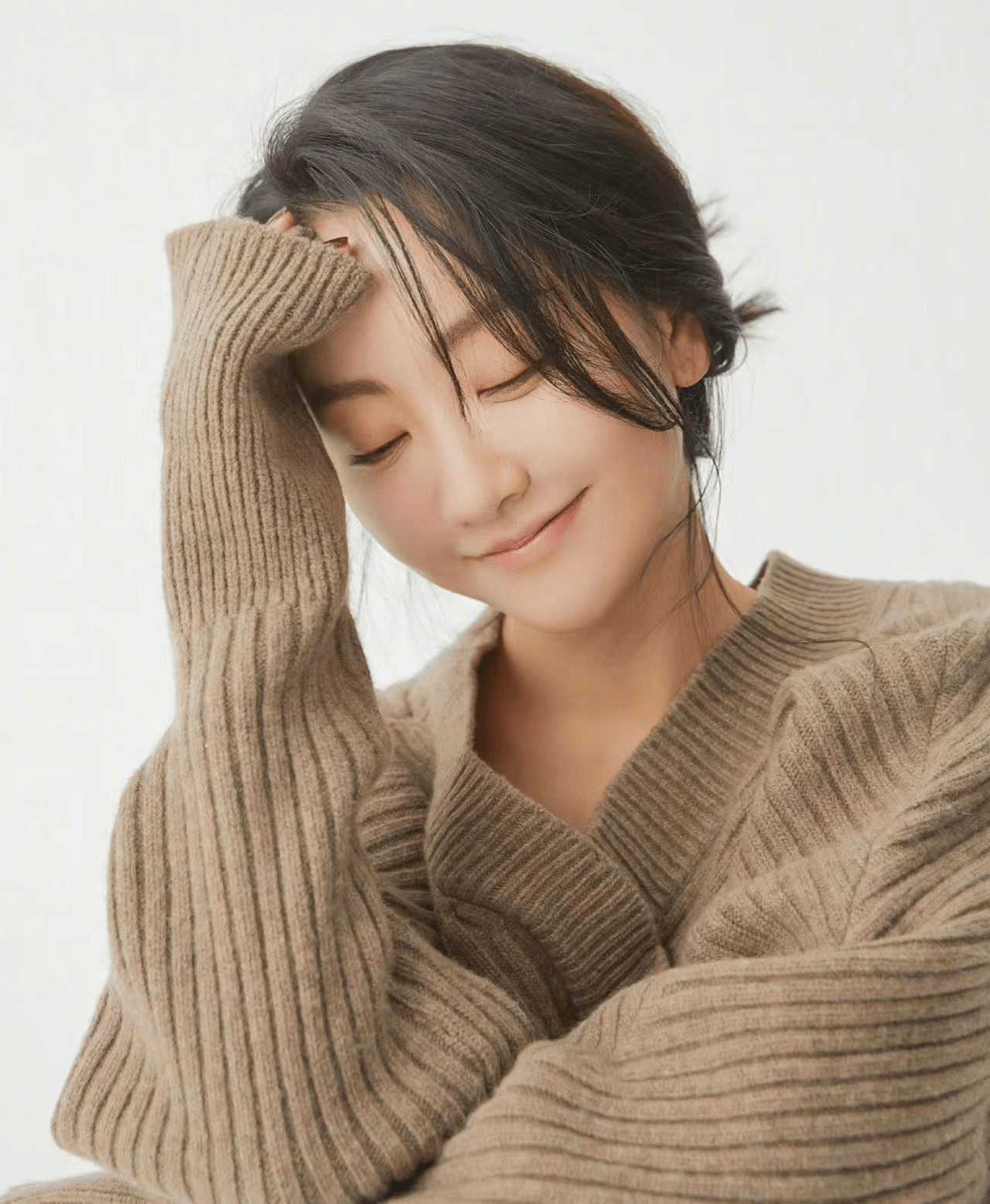 4,唐艺昕唐艺昕在《陆贞传奇》饰演的"沈碧"是一个工于心计的反派角色