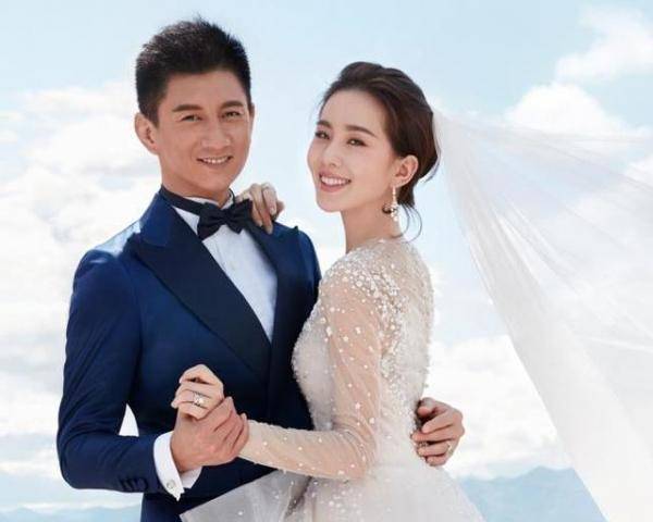 同是小10多岁年龄差的婚姻,为何恋爱被人嘲兄妹恋却被人羡慕_李冰冰