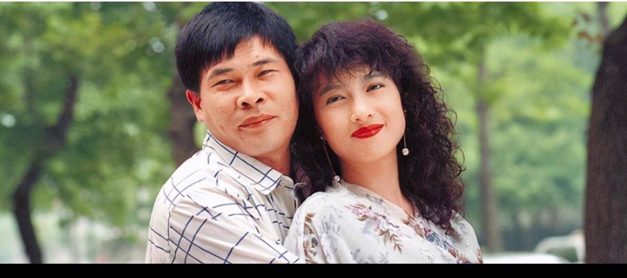 台媒曝澎恰恰被8辆警车包围带走,曾饰演《家有仙妻》中的陈天贵