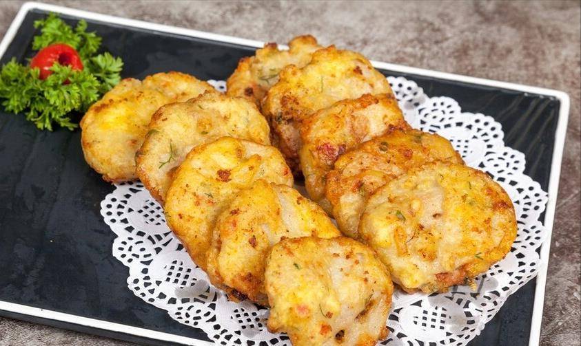 炸藕盒,面糊切忌用水调,大厨分享2个调糊技巧,香酥脆不油腻_肉馅_时候