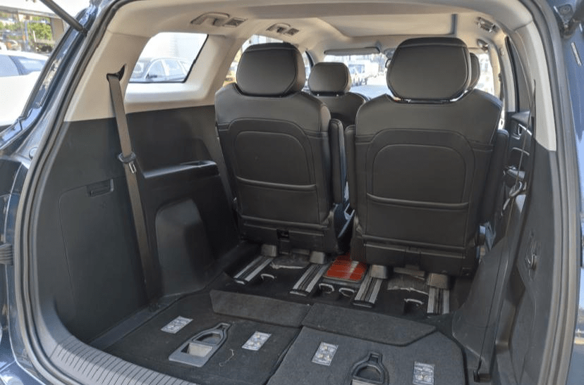 5t,座椅放倒可当双人床,油耗不到8l_搜狐汽车_搜狐网