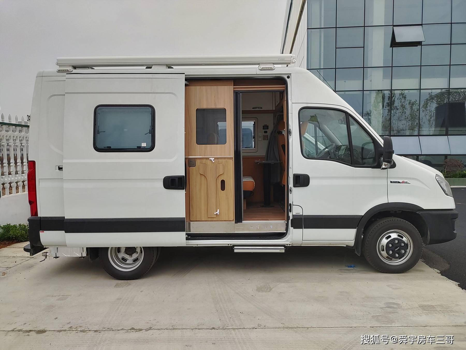 依维柯b型房车,纵床4座,大空间房车_搜狐汽车_搜狐网