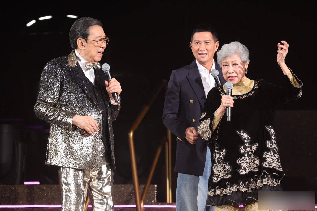 90岁胡枫否认迎娶88岁罗兰,称是美丽的谣言,私下收到大量祝福