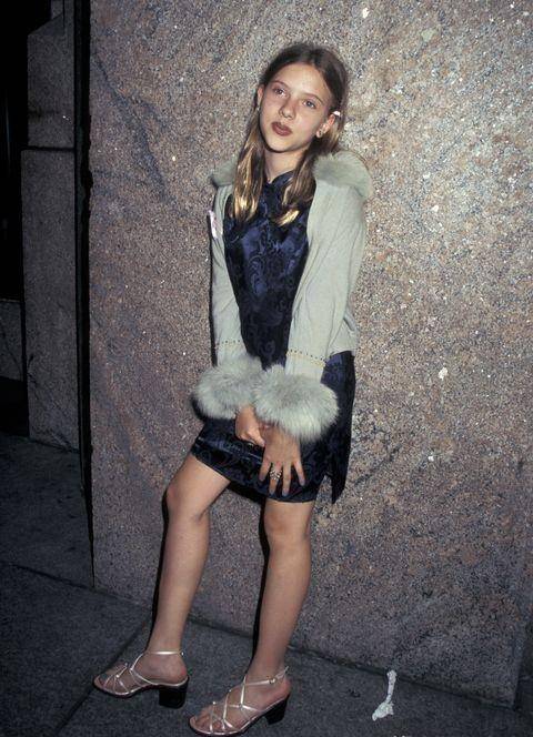 你没看过的斯嘉丽·约翰逊童年照!17岁就美得惊为天人_时尚_造型_穿着