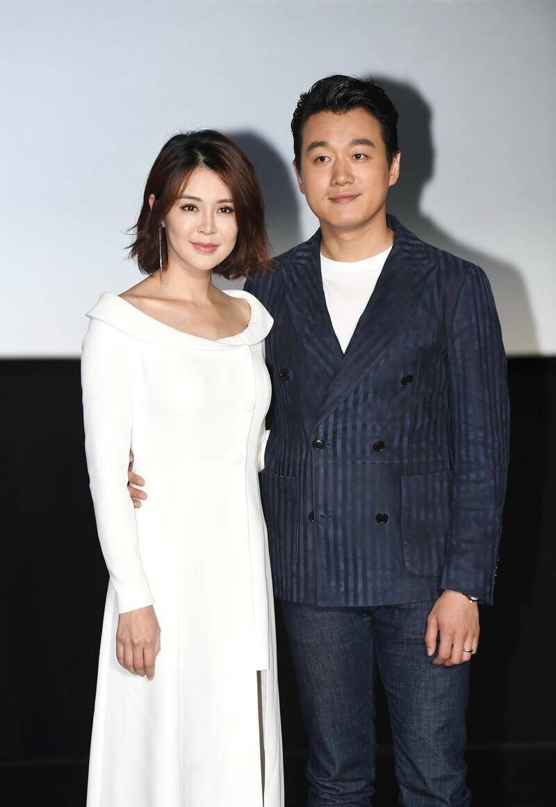 佟大为出道22年依然火,夫妻结婚13年依然恩爱,真是人生赢家_感觉_关悦