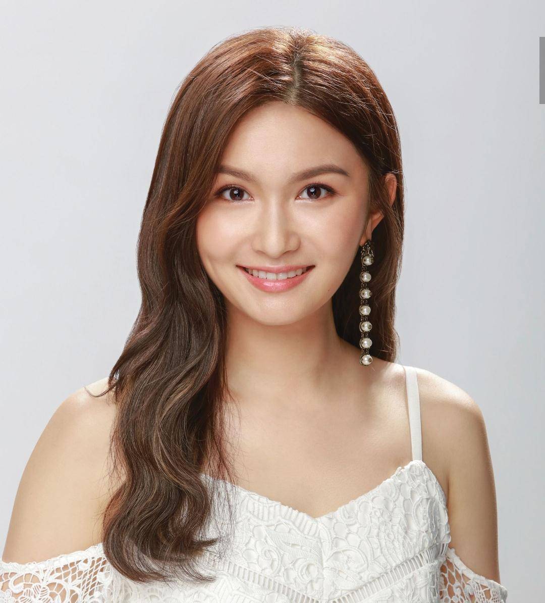 港姐2021:混血儿宋宛颖爆冷摘冠,两大热门佳丽三甲不入_关枫馨_竞选