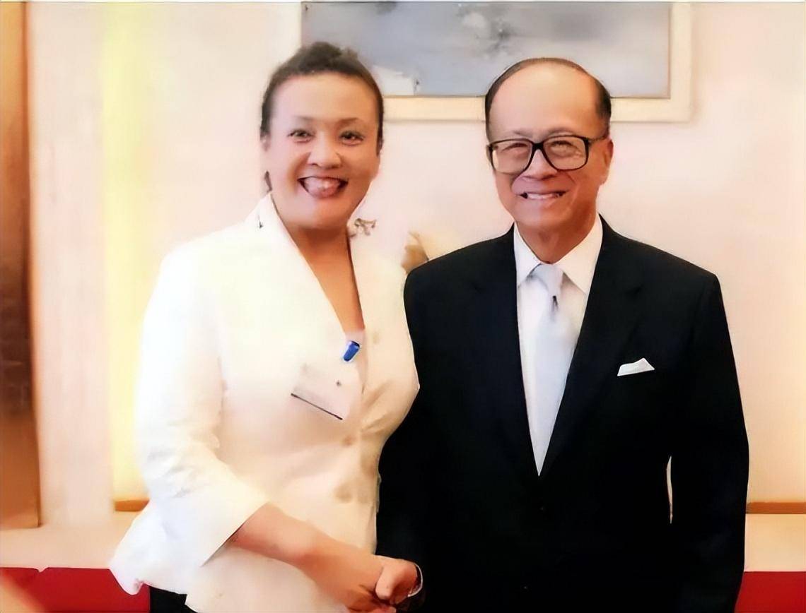 传奇张兰离婚35年：爱上摄影家，弟弟惨死，前夫单身有泪_汪则翰_儿子_母亲