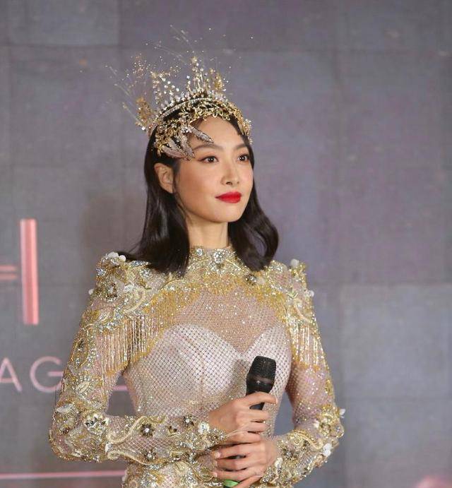 金鹰女神是好看,但当宋茜撩起裙子,不敢相信眼前场景_舞台_因为_礼服