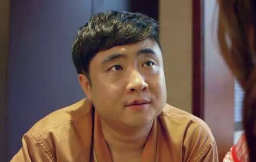 出道九年终于摆脱"大鹏跟班"的命运,喜剧天赋不低,却深陷配角_乔杉