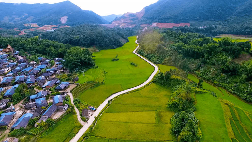 臨滄人遊臨滄 | 勐卡村是遺落在阿佤山裡的原生態村落,淳樸自然,人間