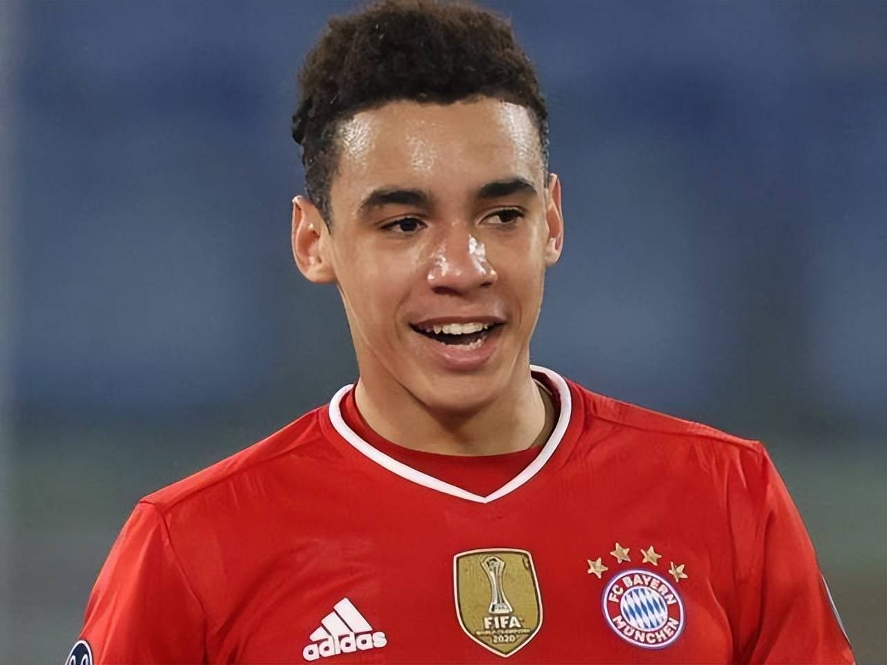 小组赛第一轮最强00后金童,英格兰双星贝林厄姆,萨卡不及一人_维尼