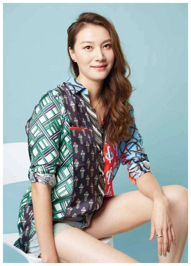 奥运冠军林丹现状,37岁身家过亿,身高178cm总裁妻子气质出众_谢杏芳