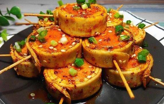 烧烤风味豆皮火腿卷,平底锅就能搞定,一口一个味道真心不错_火腿肠_香