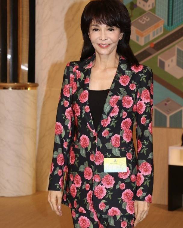 郑裕玲状态佳,前男友与其分手后性取向成谜_新合作_观众_节目