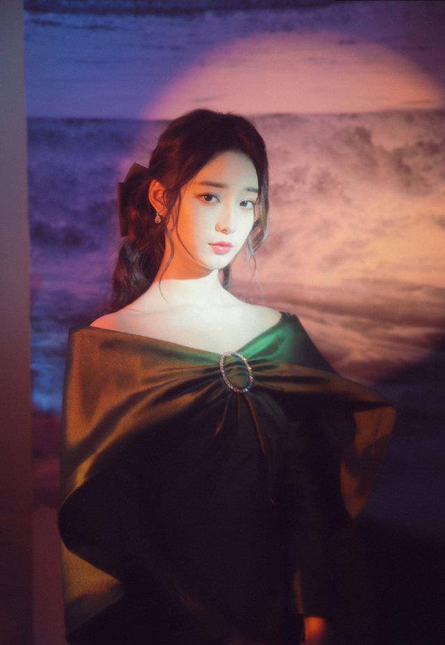 不愧是被sm公司选择的艺人,徐艺洋穿绿色礼服现身,宛若童话公主_部分