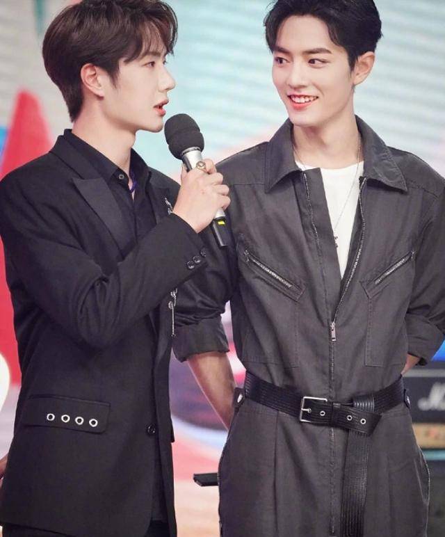 明星热度排行榜,邓伦终于挤进前五,杨洋后来居上,第一大写的服_肖战