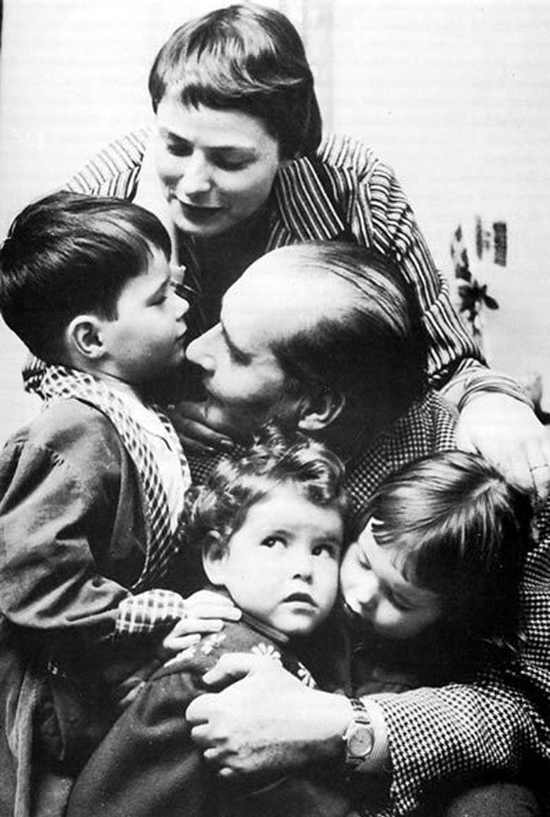 1952年,英格丽·褒曼为罗西里尼生下了一对双胞胎女儿:伊莎贝拉