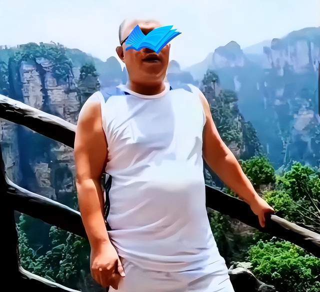 胡鑫余走失迷雾重重,光头老师异常行为引质疑,家长仍在苦心寻找_监控