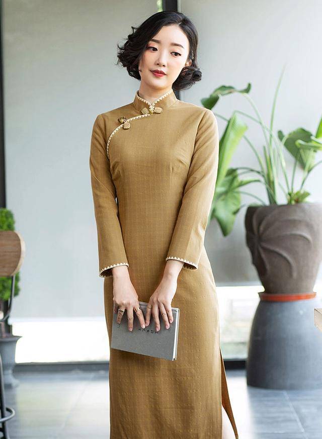 年底聚会别穿得太随便,今年流行的是"旗袍",优雅显瘦有气质!