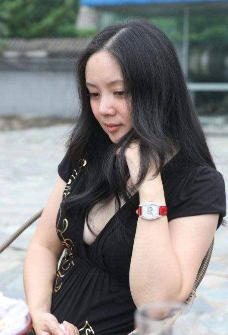 退出演艺圈进入商界多年,如今55岁仍单身_张莉_观众_加拿大