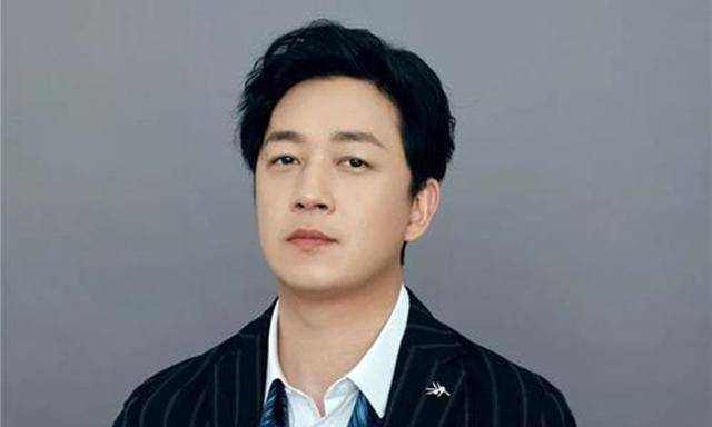 但是董洁与王大治的视频曝光之后,潘粤明的事业迎来了第二春