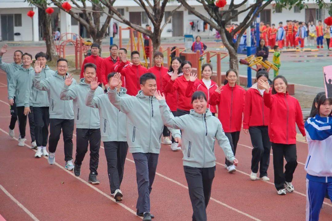 桂平市石龙民族中学第十六届文体节开幕式_文艺表演_青春_入场式