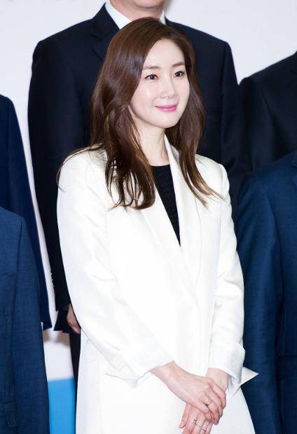 韩流鼻祖崔智友:神秘老公身份曝光,45岁高龄产子不输宋慧乔!