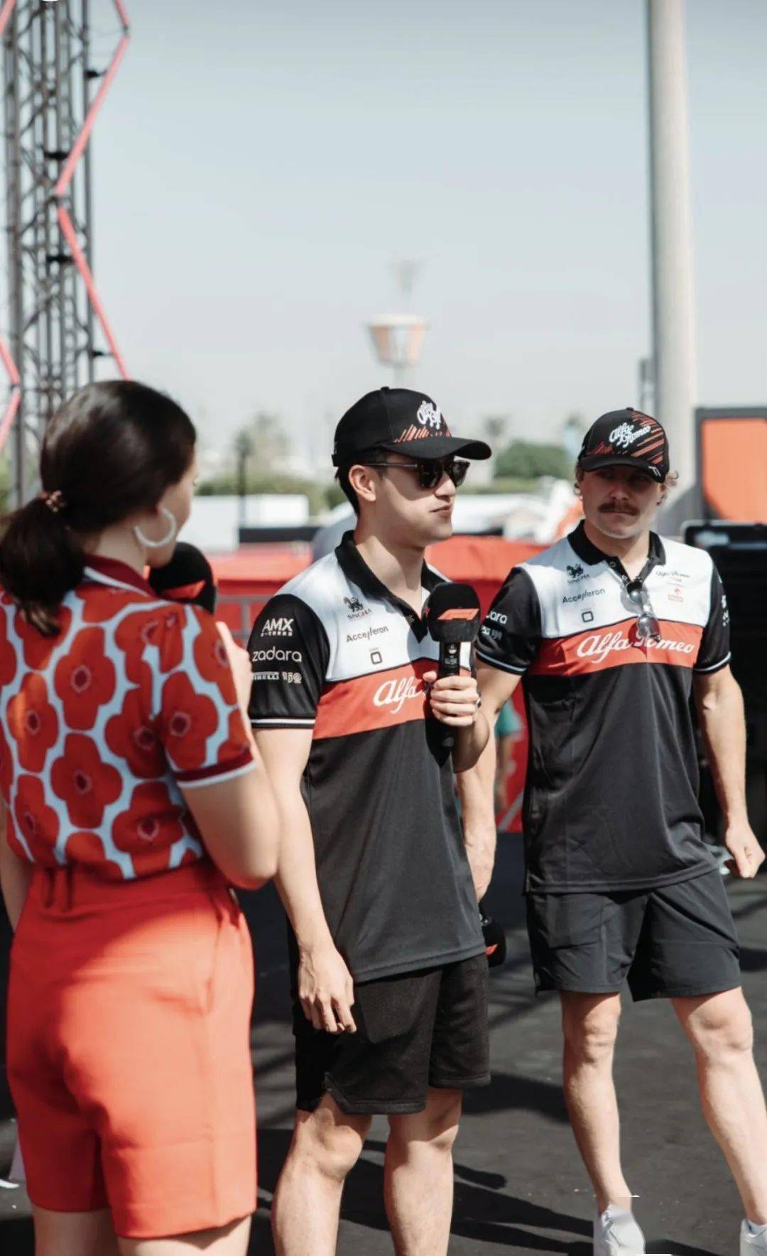 迪拜人传媒专访中国首位f1赛车手周冠宇_赛季_压力_比赛