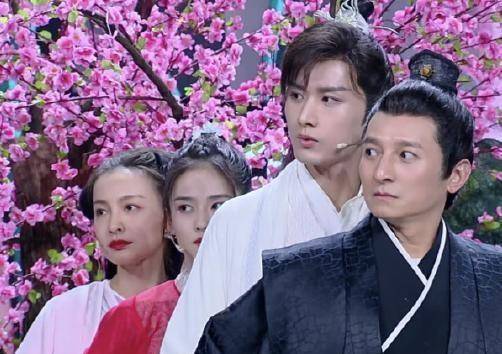 成毅赵露思录《快本》,同框时身高差令人意外,网友:错怪成毅了_因为