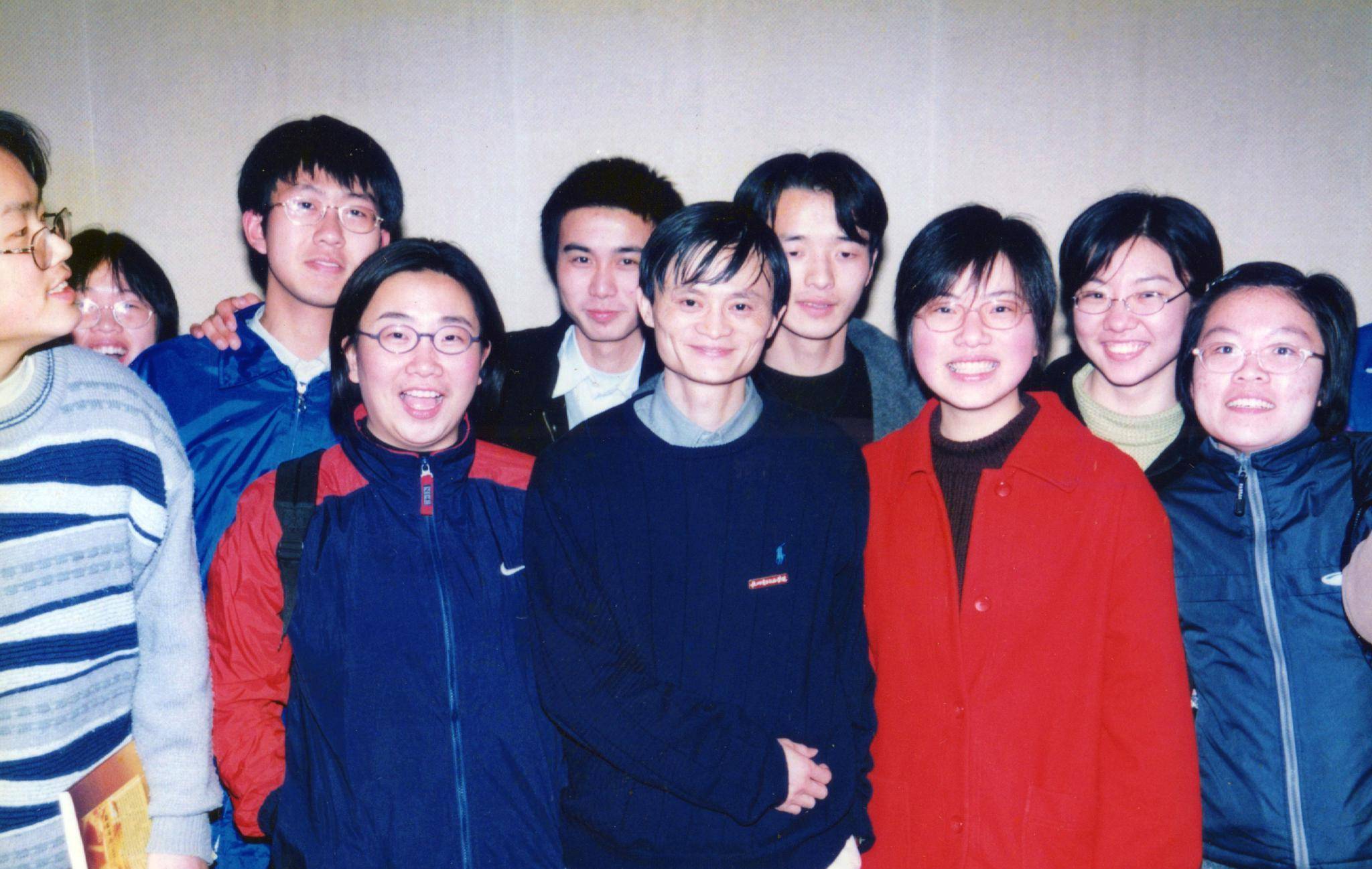 追随马云23年身价40亿,曾送进去7位公司高管_调查_卫哲和_集团