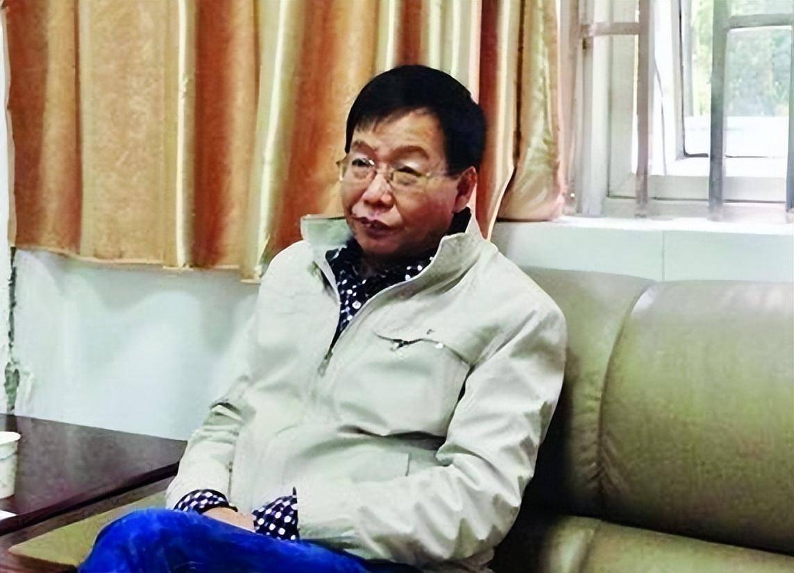 北大"屠夫"陆步轩:当街卖猪肉被嘲20年,今身价亿万回校捐9亿_毕业