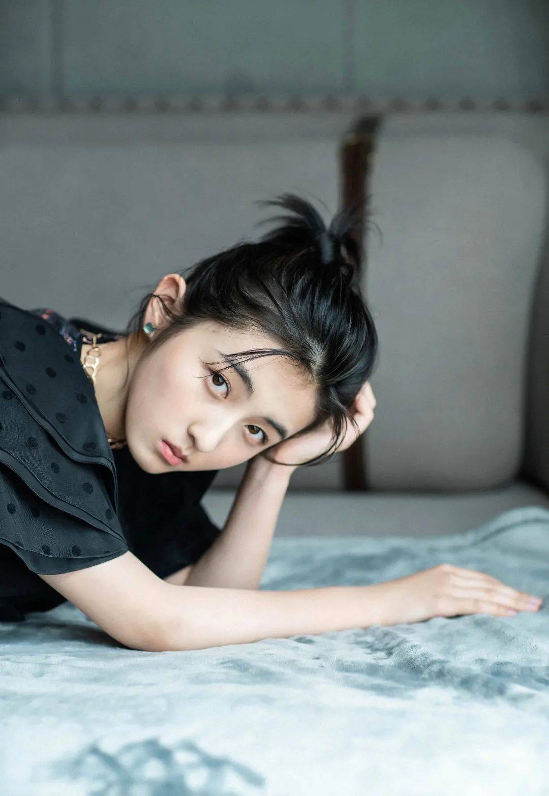 张子枫的青春,缓慢流淌却闪闪发光