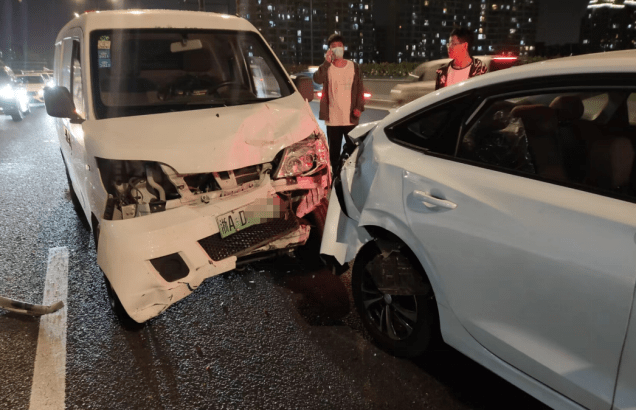 事故发生后,交警与保险公司很快赶到现场,责任十分明确,对方全责,龚