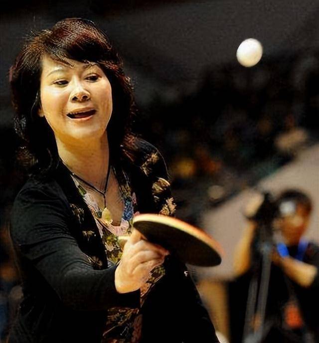 施之皓与曹燕华离婚22年:他再婚又做父亲,她带儿子收获真爱_乒乓球