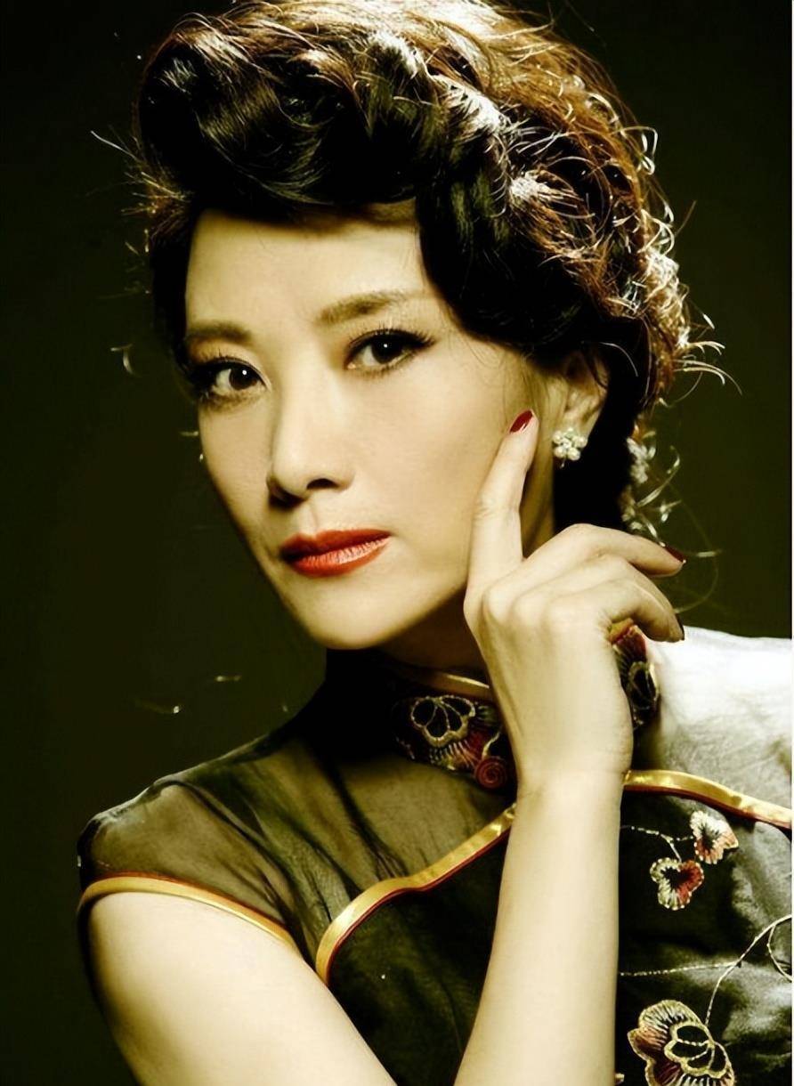 低调演戏35年,一人撑起母亲晚年,59岁婚姻成谜_斯琴高娃_因为_电视剧