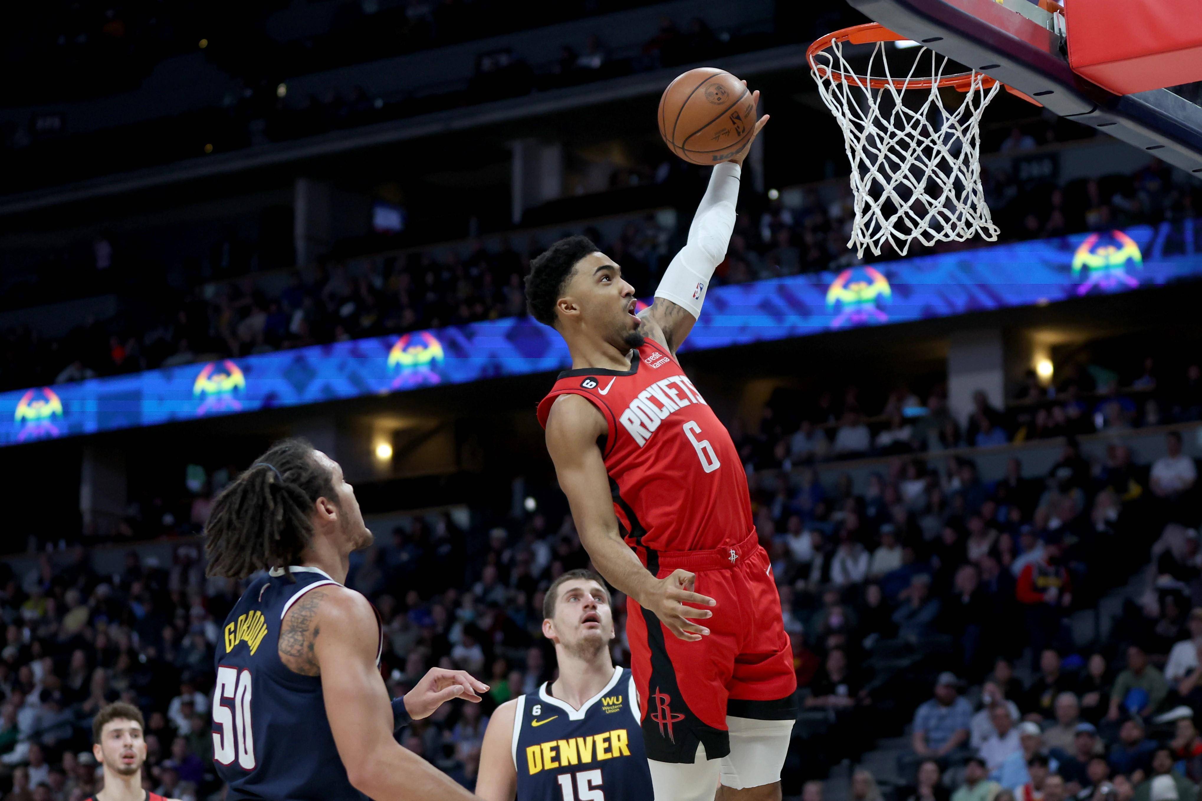 多得15分6篮板!小马丁可以扣篮和投三分球,火箭是时候让他首发了