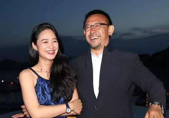 姜文:三段感情过后,被小15岁周韵牢牢拿捏,与前妻女儿有隔阂_刘晓庆