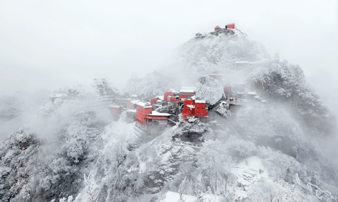 武當山下雪啦,內含賞雪攻略!_登山_道路_金頂