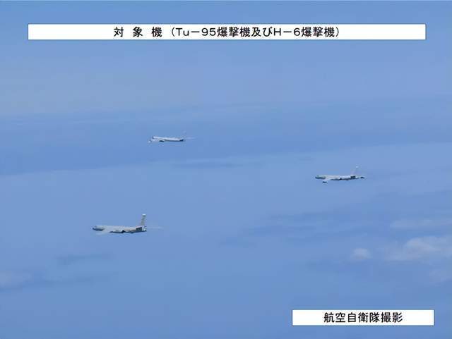 中俄6架轰炸机联合巡航，苏-35护卫，韩军F-15紧急升空
