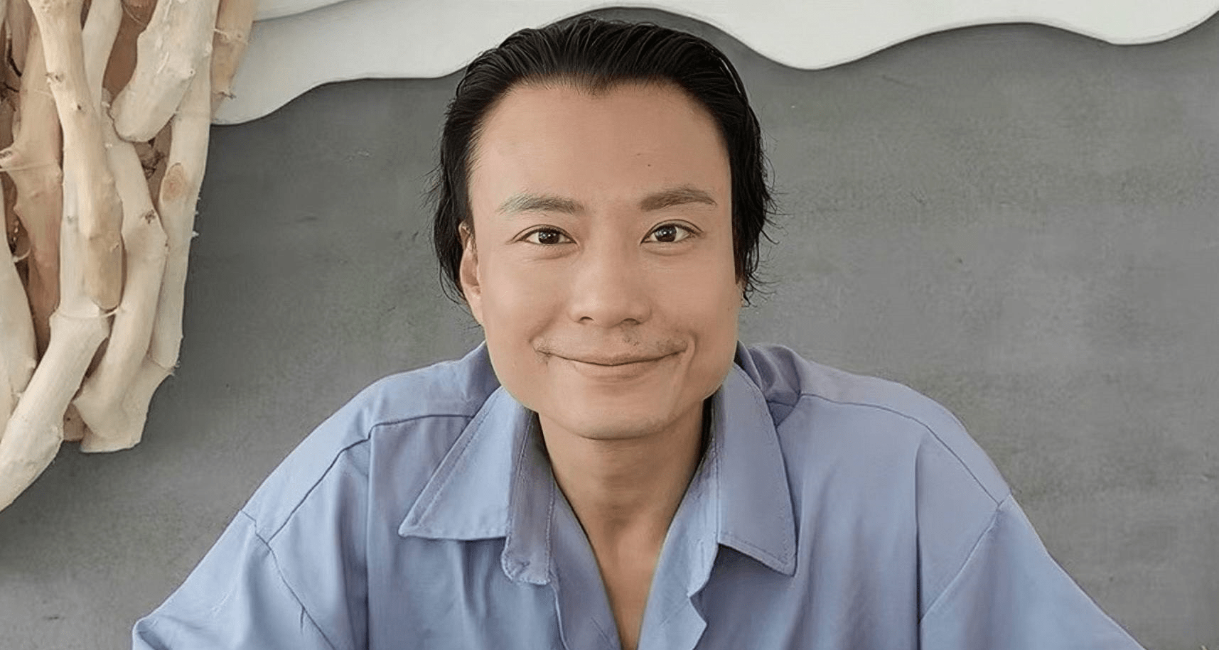 签内地公司一年拍七剧!tvb知名男星为转运改名,今年与妻子离婚_陈俊安