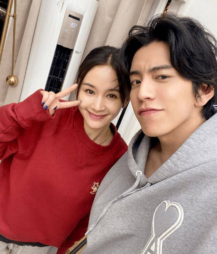 王大陆发长文告别《怦然再心动》预约王子文婚礼伴郎,对蔡蔡很宠_黄奕