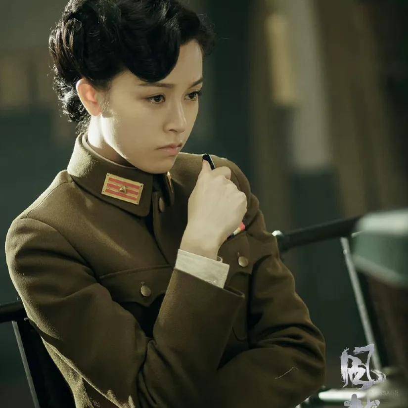 《九州海上牧云记》里巧目盼兮的盼兮;《寒战2》里气场强大,冷静缜密