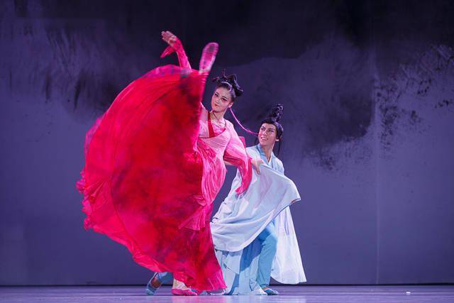 北京舞蹈学院中国古典舞系2011级汉唐墨梅班·舞乐诗《梅花三弄》