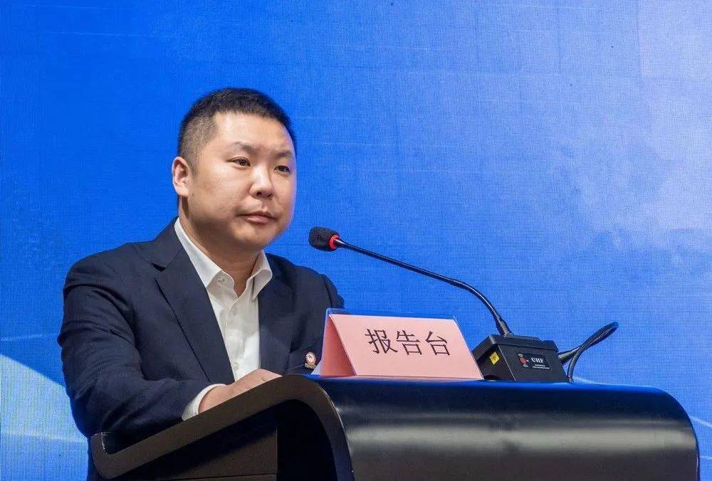 新当选的滁州市青企协第六届会长杨乐表态,市青企协换届后,将以党的二