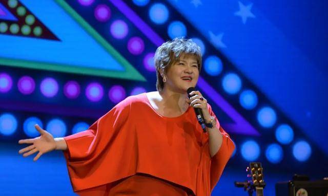 超女评委柯以敏犀利点评歌手:不要唱了,滚吧!_网友_婆婆_金星